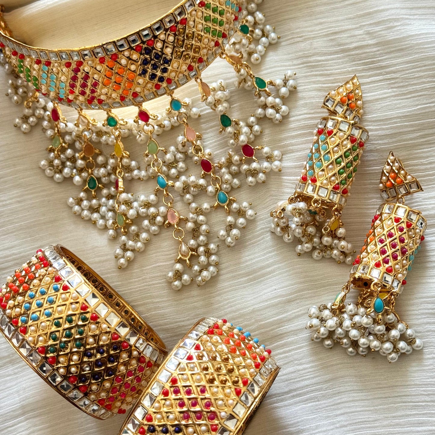 Nauratan Hyderabadi Set With Bangles