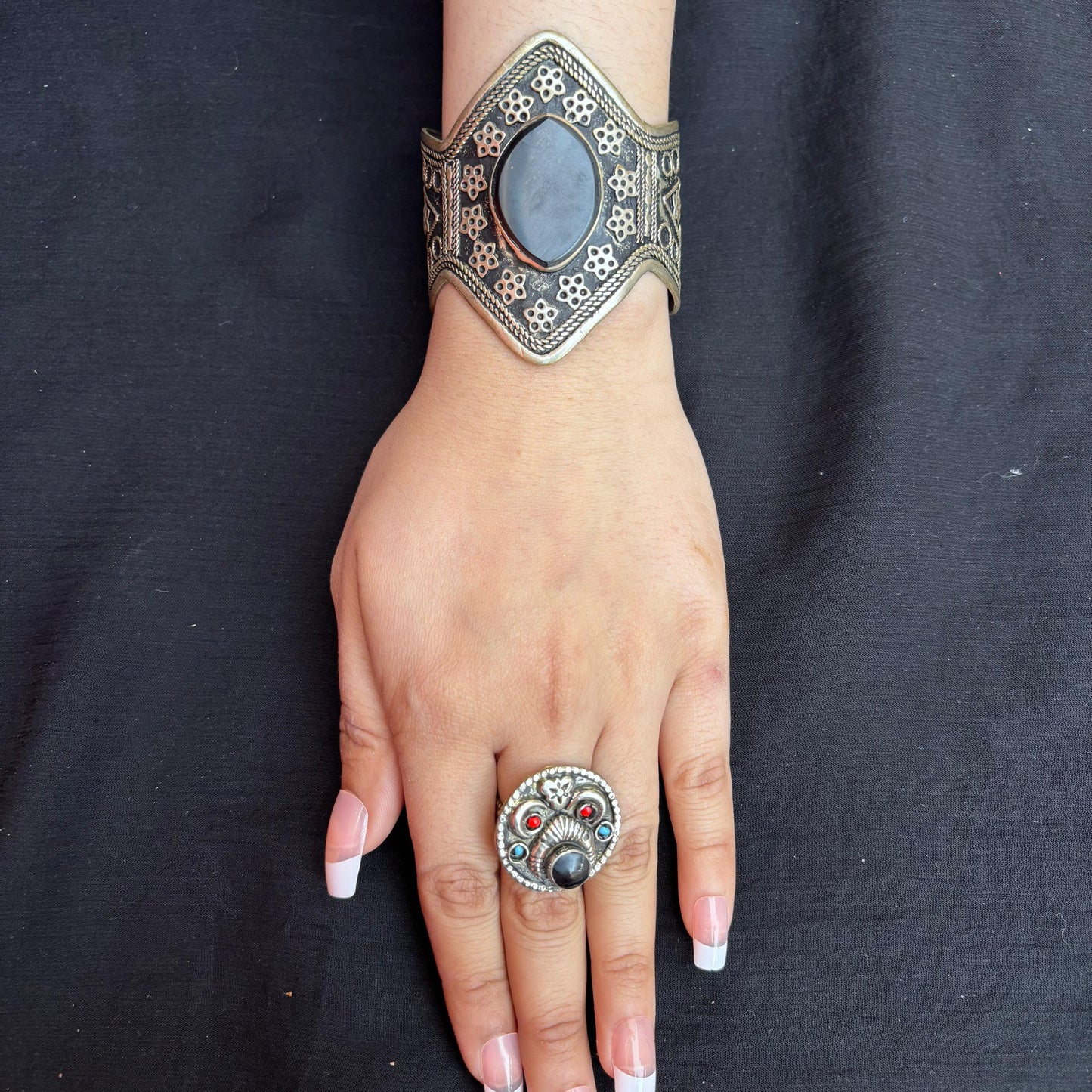 Zarmina hand cuff with Ring