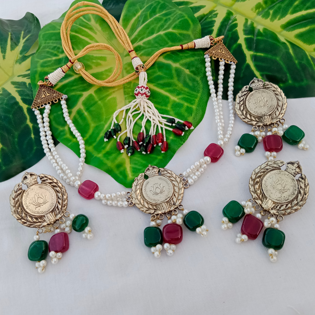Kainat Set Semi Precious Stones