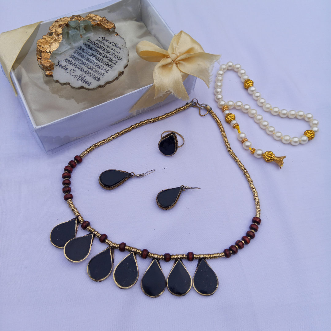 Tear drop style Necklace Set