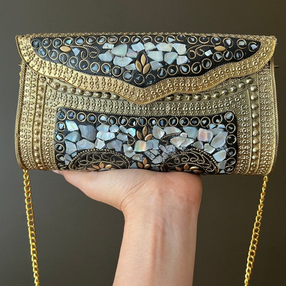 Meher Clutch