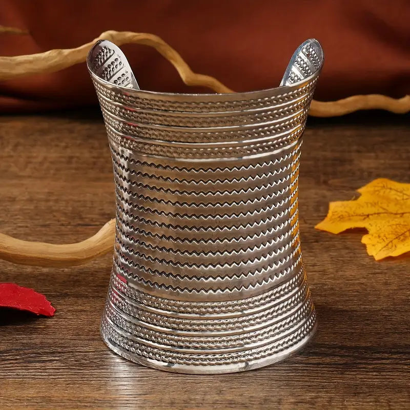 Silver Oxidized Hand Cuff