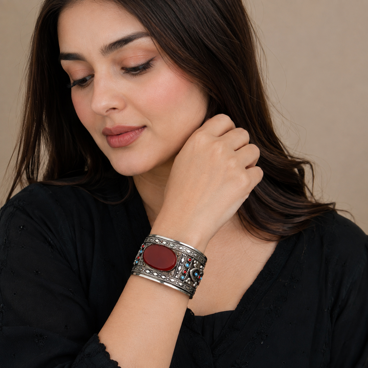 Mahogany Aqeeq Cuff