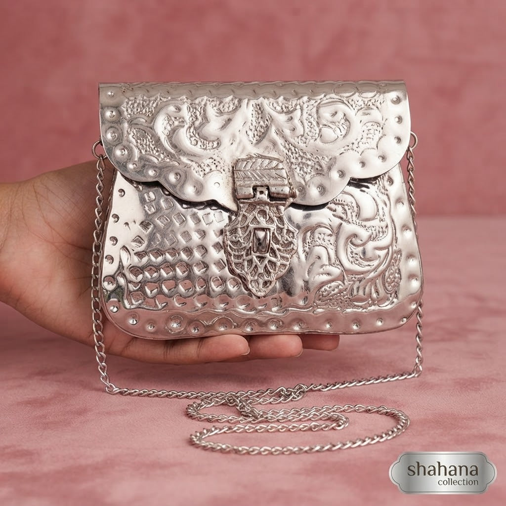 Muradabadi medium Clutch