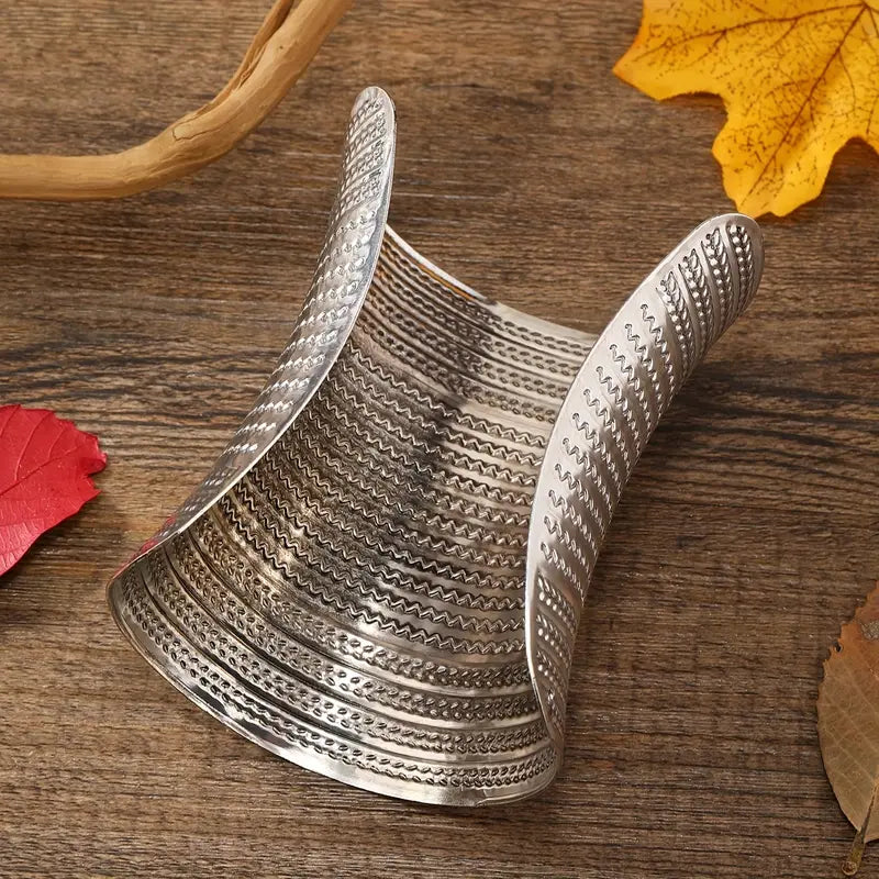 Silver Oxidized Hand Cuff