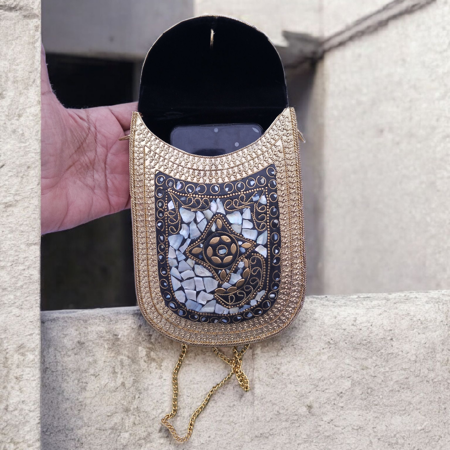 Mobile Pouch