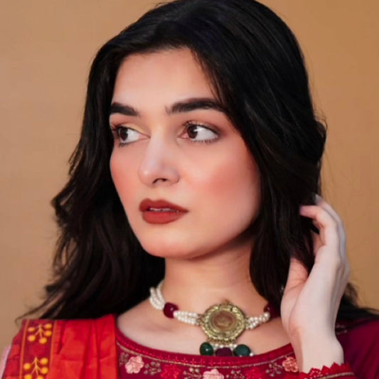 Kainat Set Semi Precious Stones
