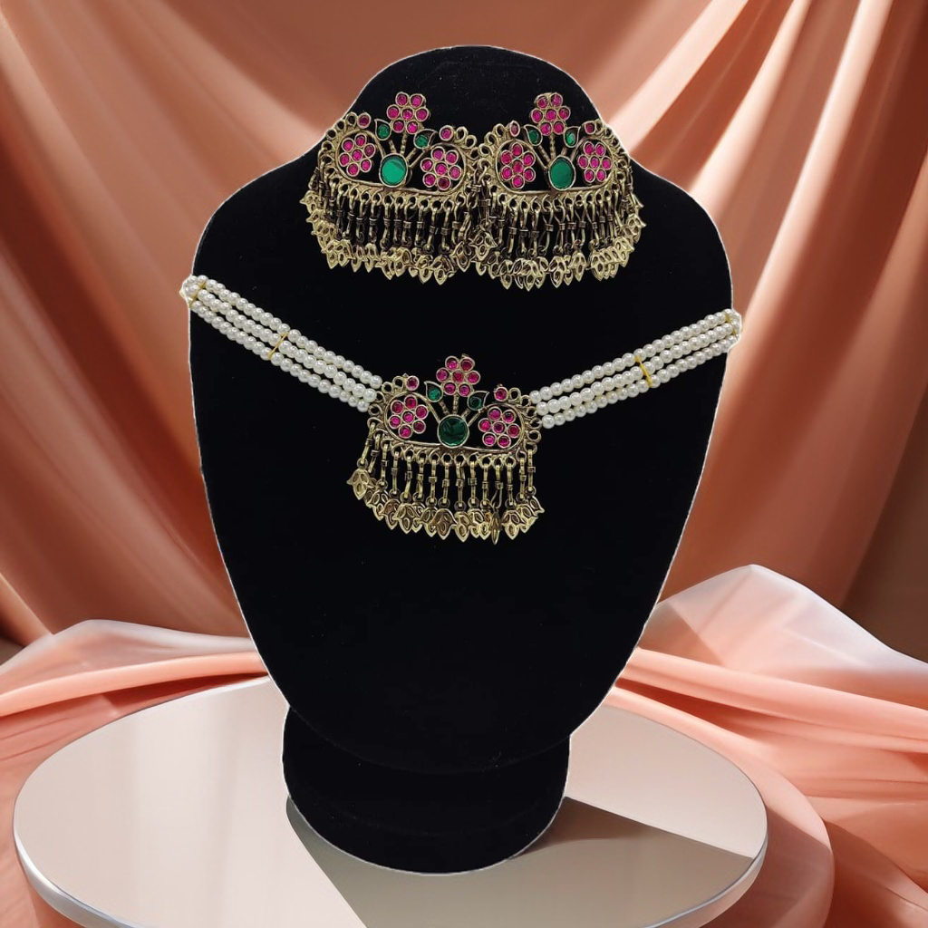 Phool pankhry Chokar with studs