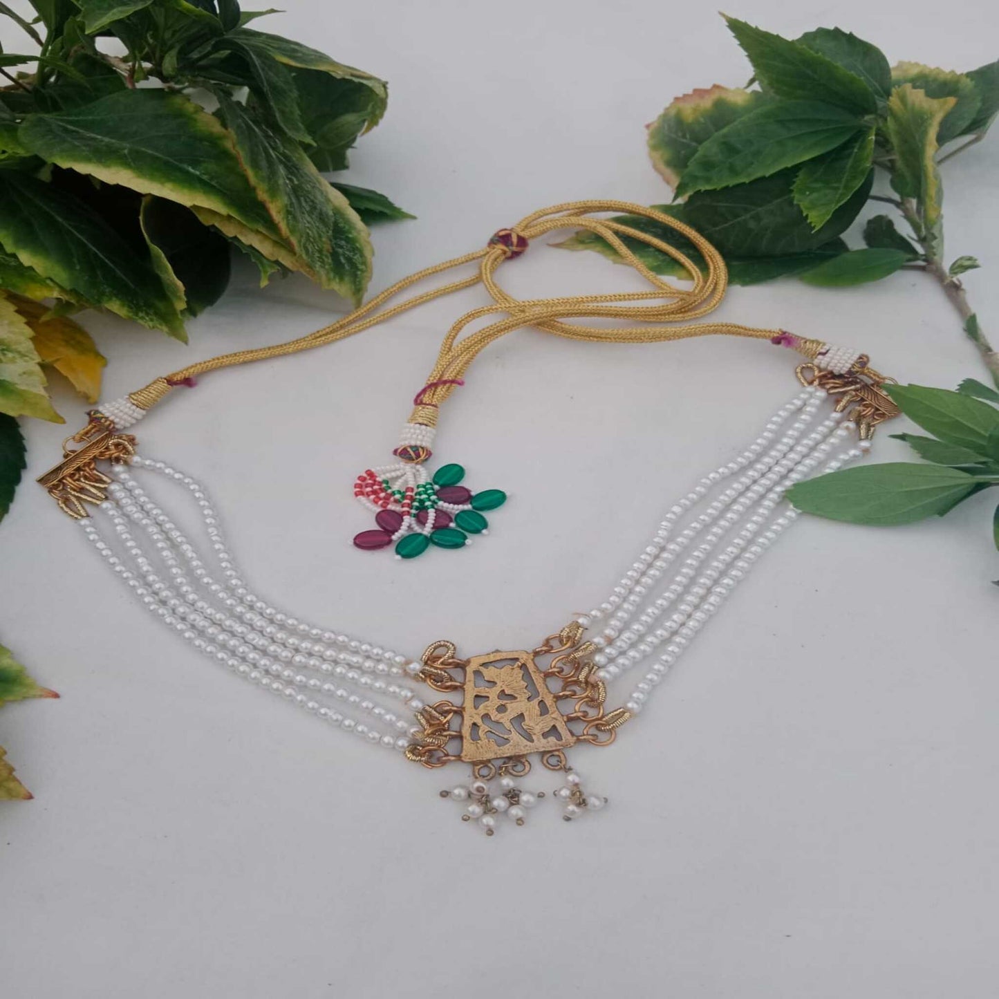 Pearls Choker