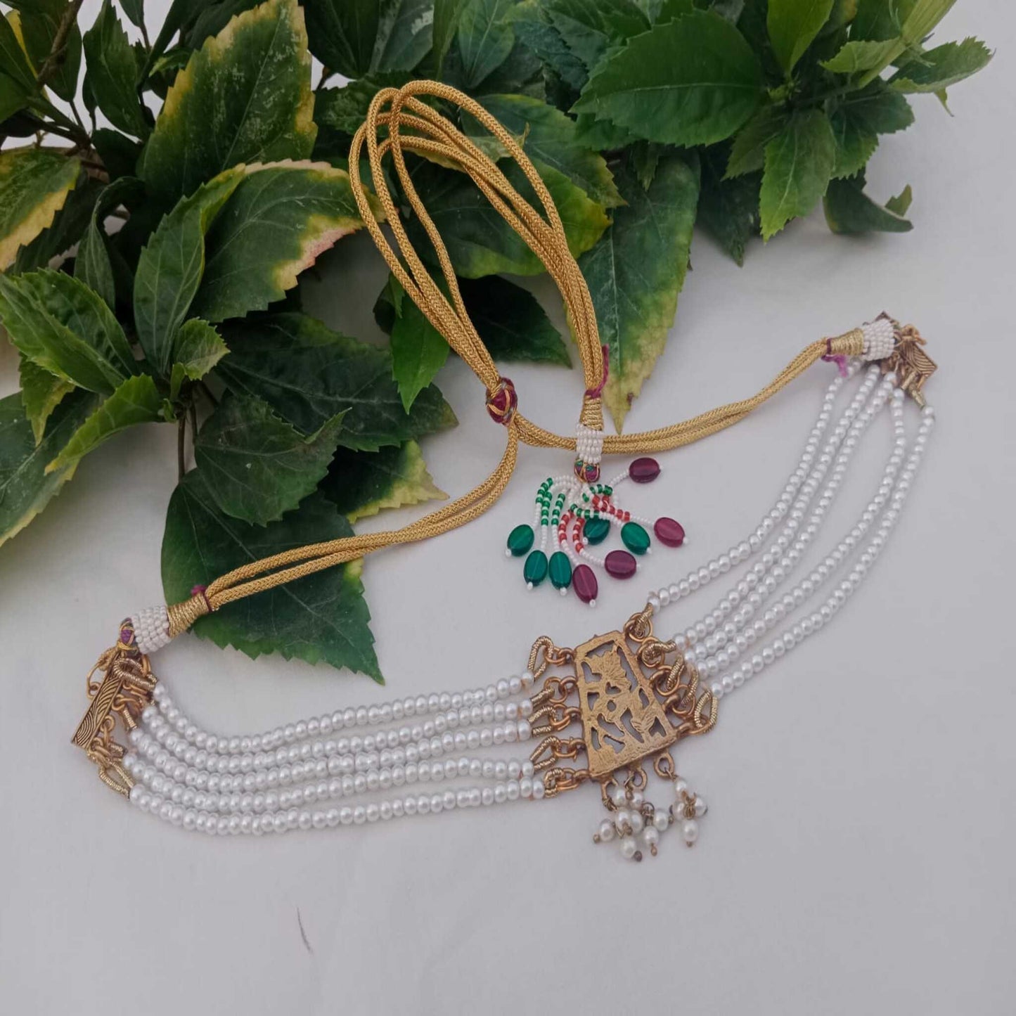 Pearls Choker