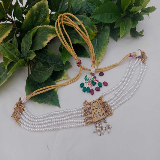 Pearls Choker