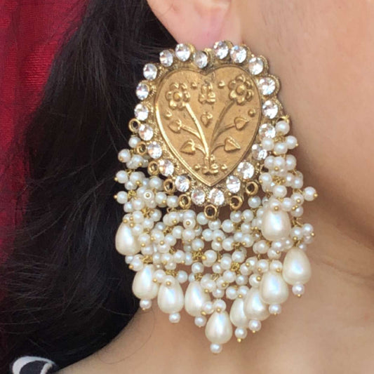 Heart Earrings with diamonds