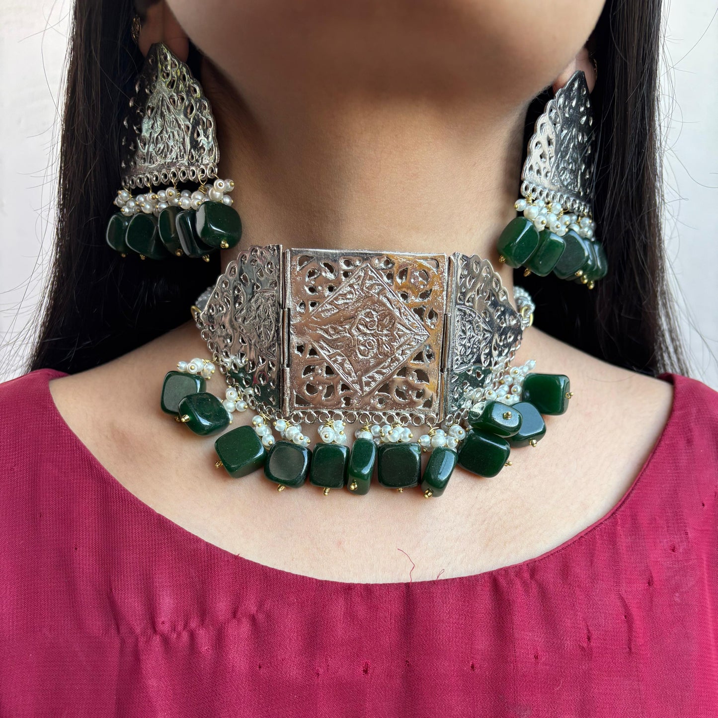 Semi Precious Stones Silver Choker and stud's