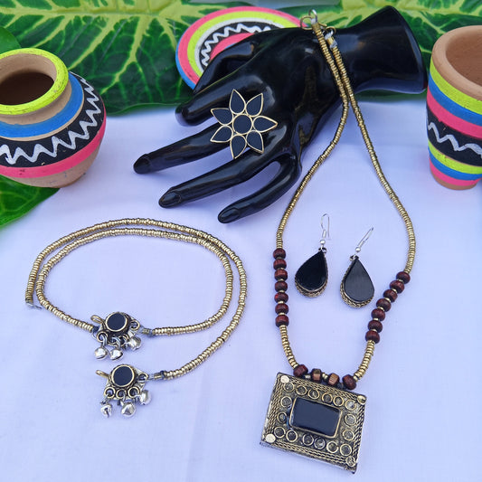 Taveez Pendent Set