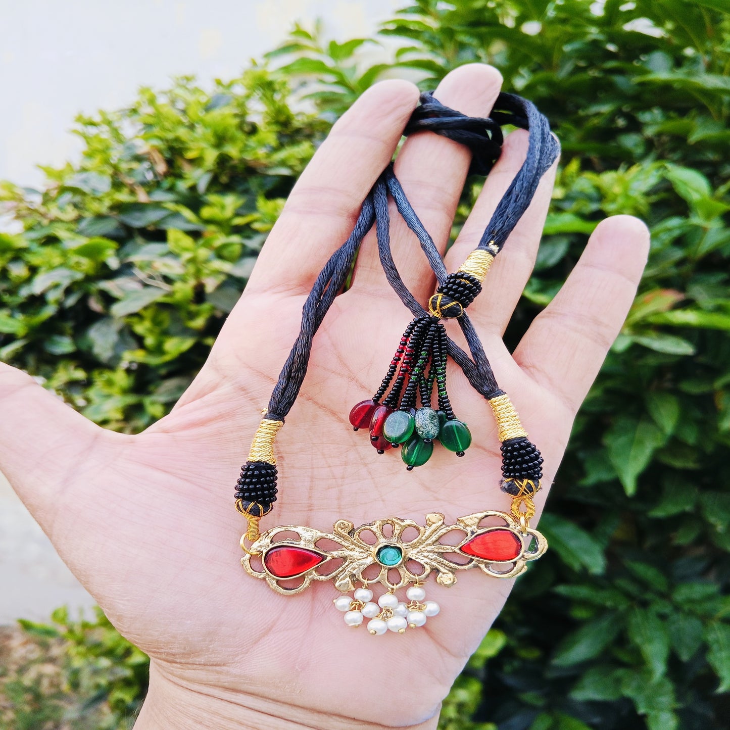 Hania Aamir Choker