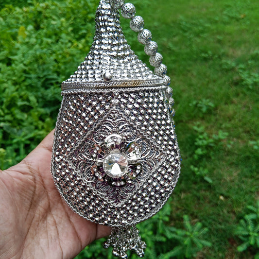 Potli Metal Clutch
