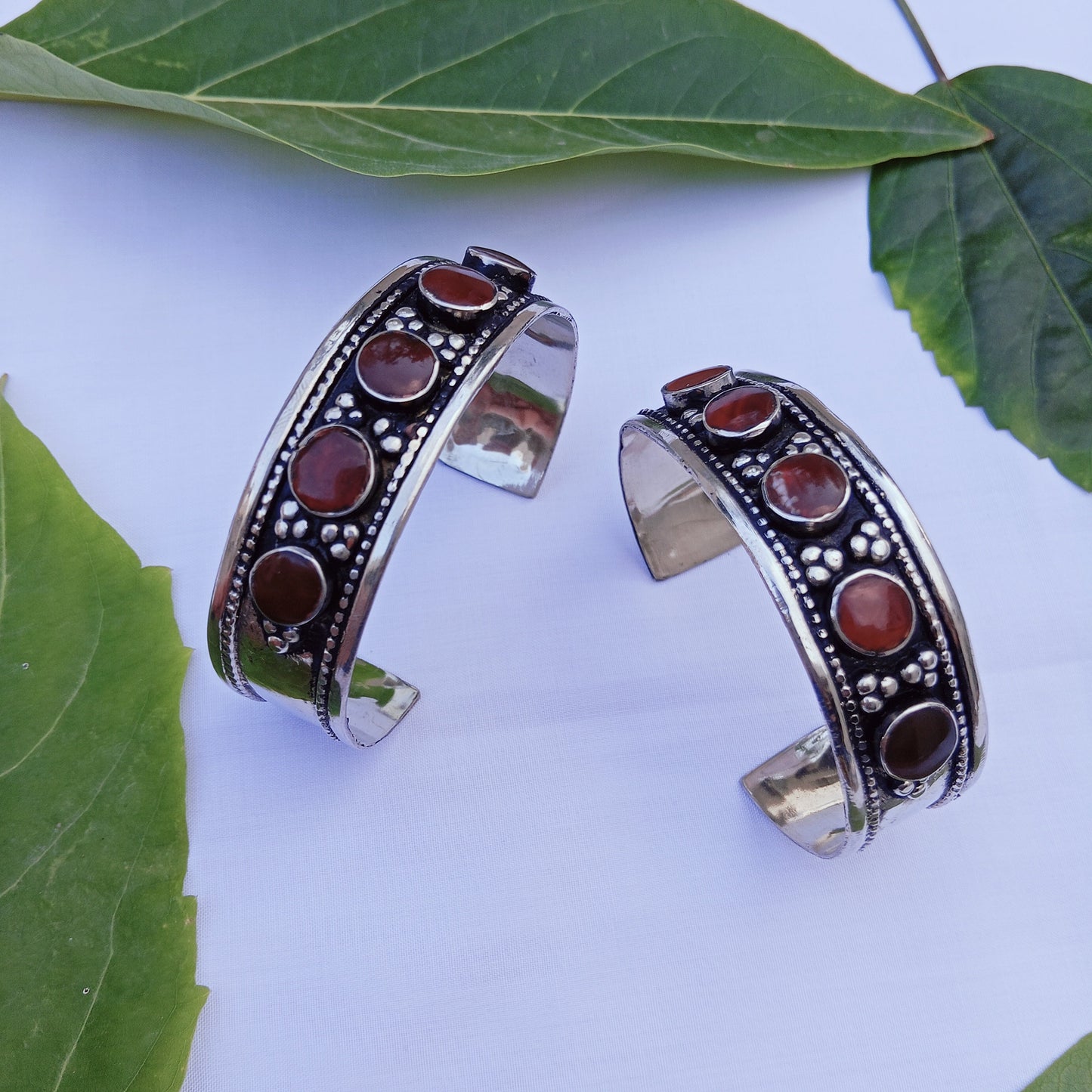 Noor e Aqeeq Kara pair