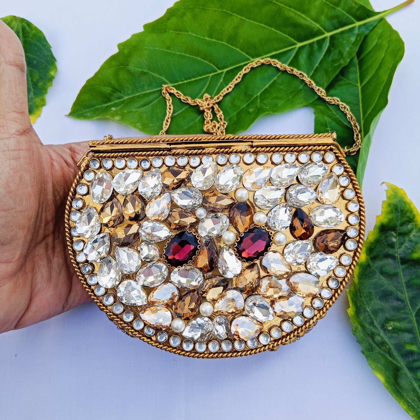 Anmol Kundun Clutch