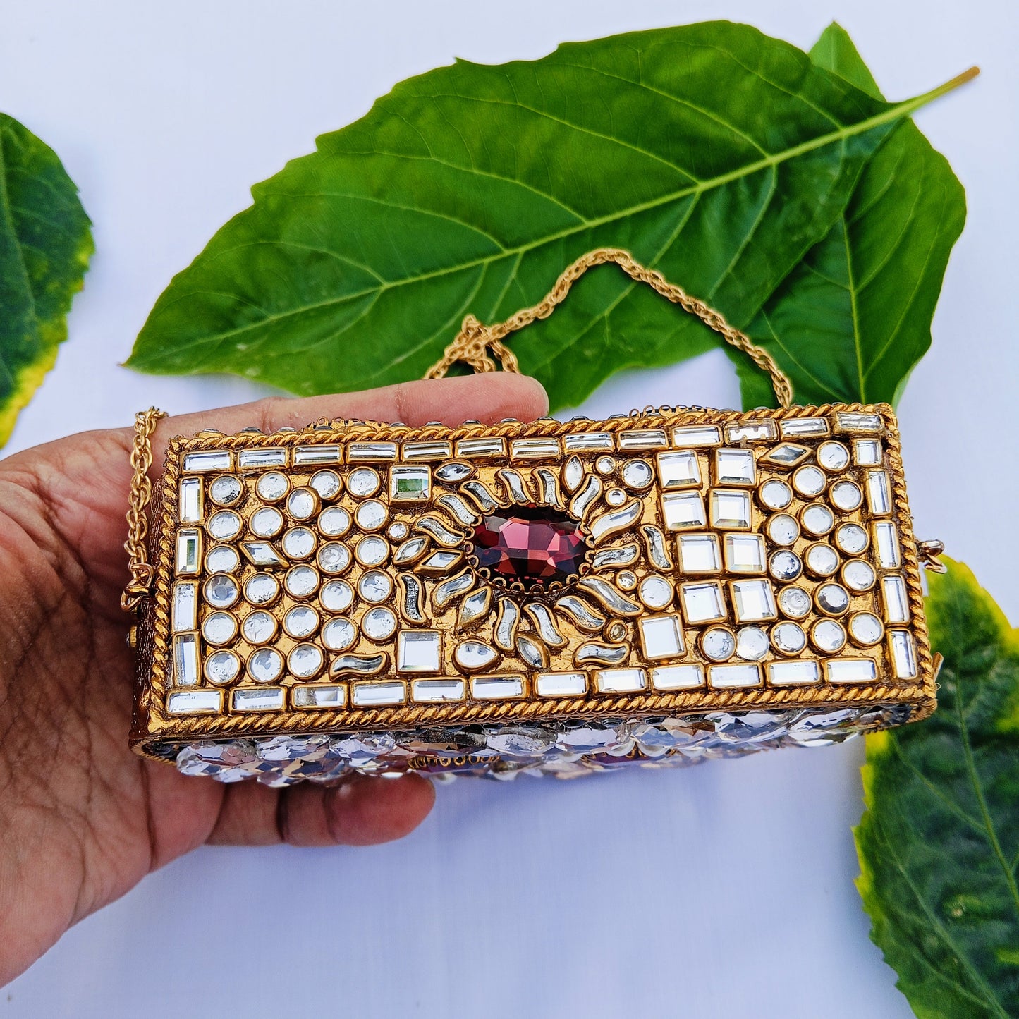 Anmol Kundun Clutch