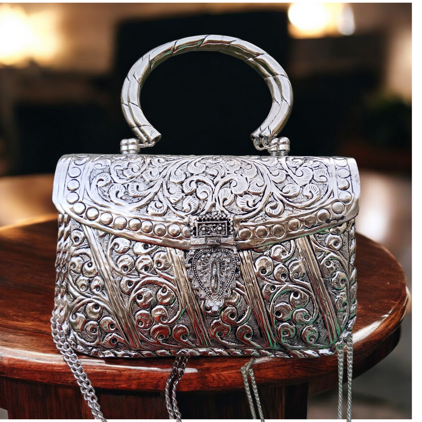 Vintage Style Clutch Round Shape