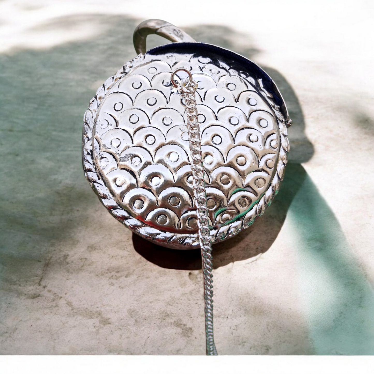 Vintage Style Clutch Round Shape
