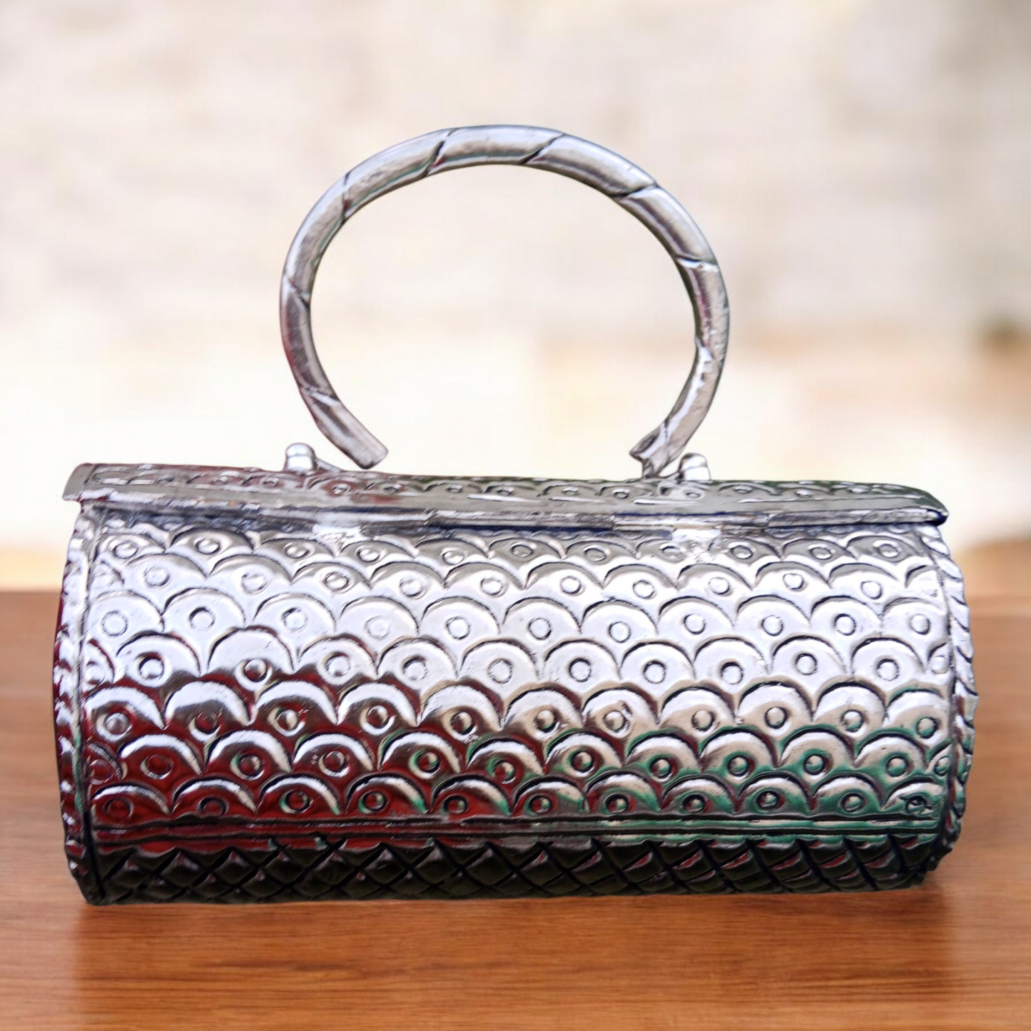 Vintage Style Clutch Round Shape