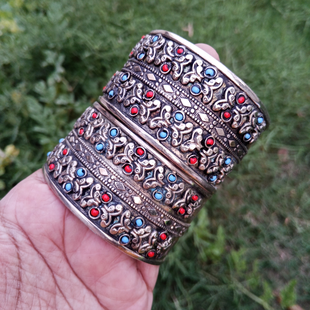 Carving Hand Cuff - Single piece
