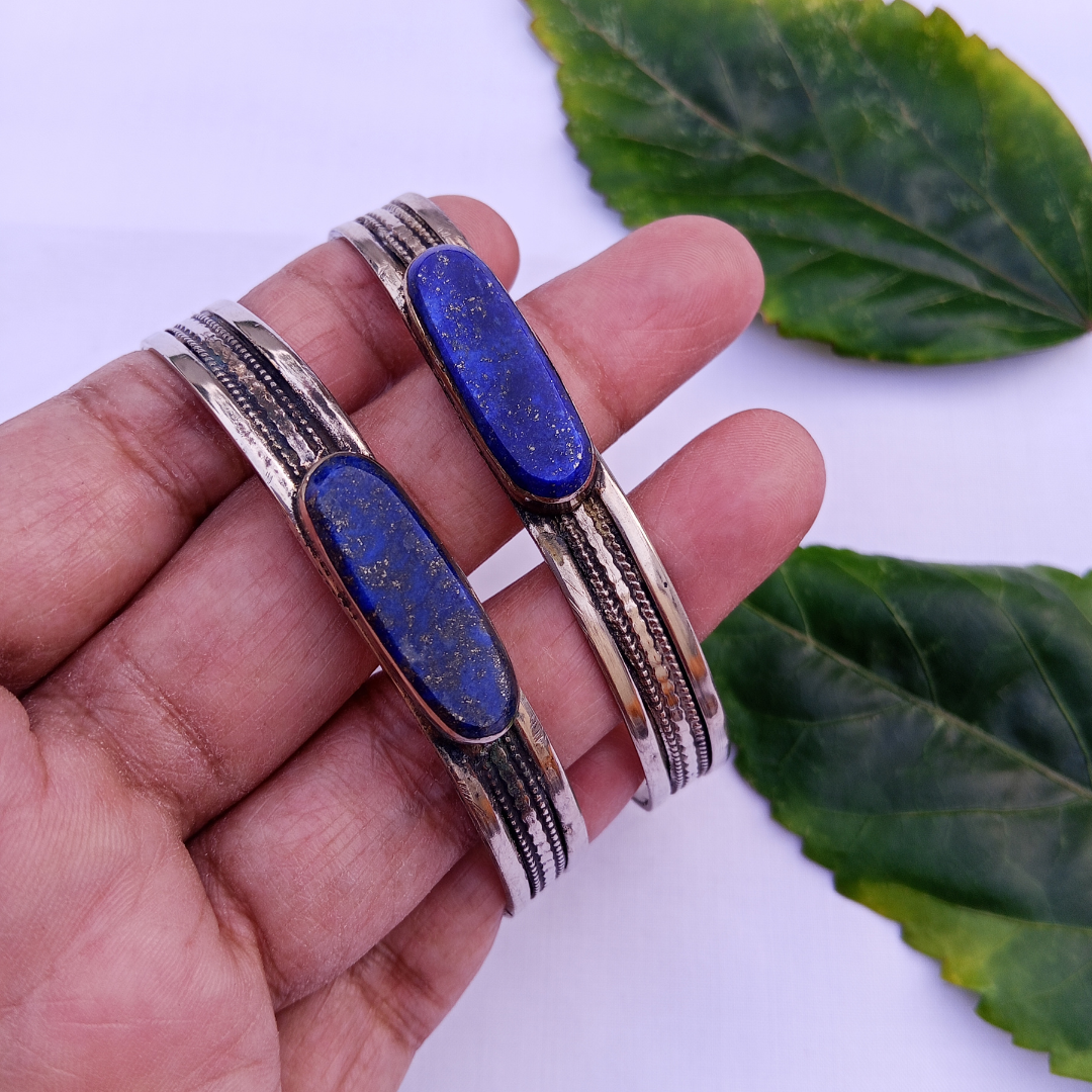 Nayab Kara Pair