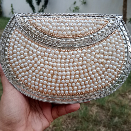 Pearls Metal Clutch