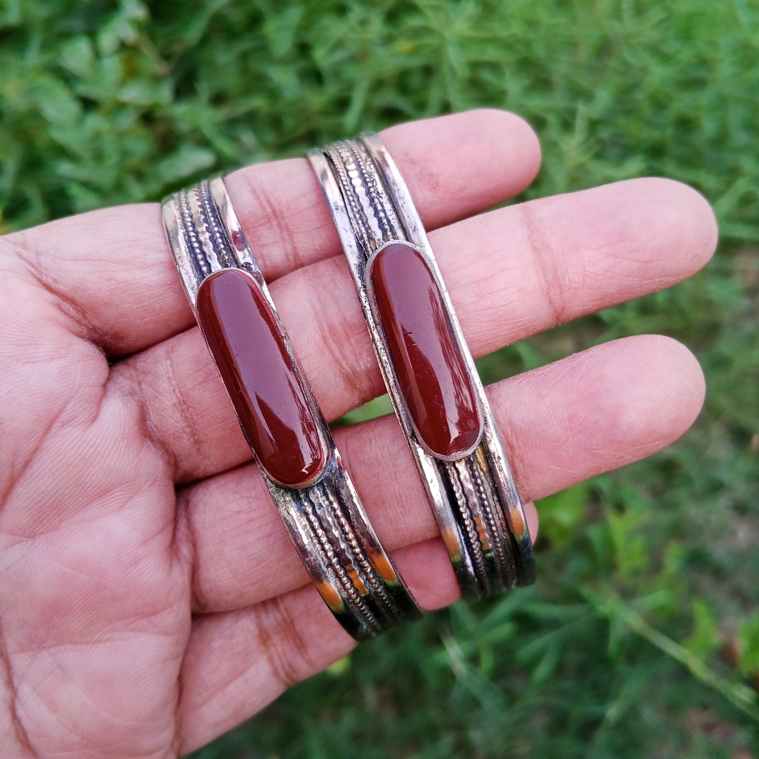 Nayab Kara Pair