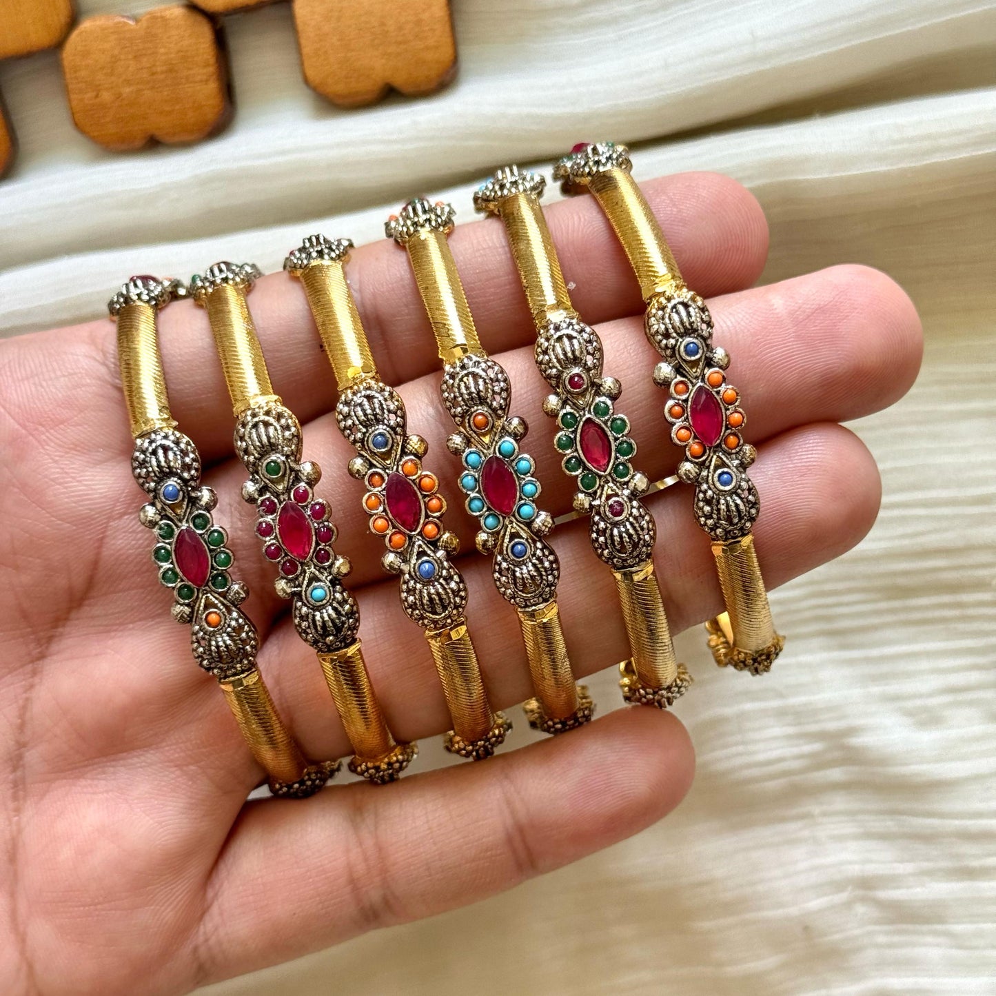 Nauratan 6 Pieces Bangles
