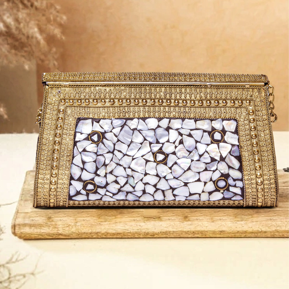 Meher Clutch