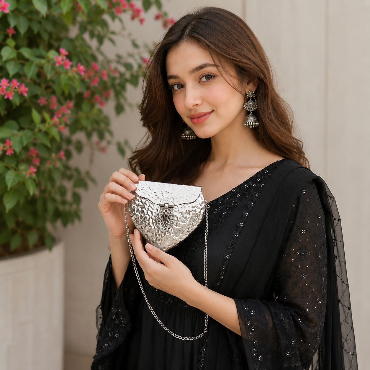Elara Silver Heart Clutch