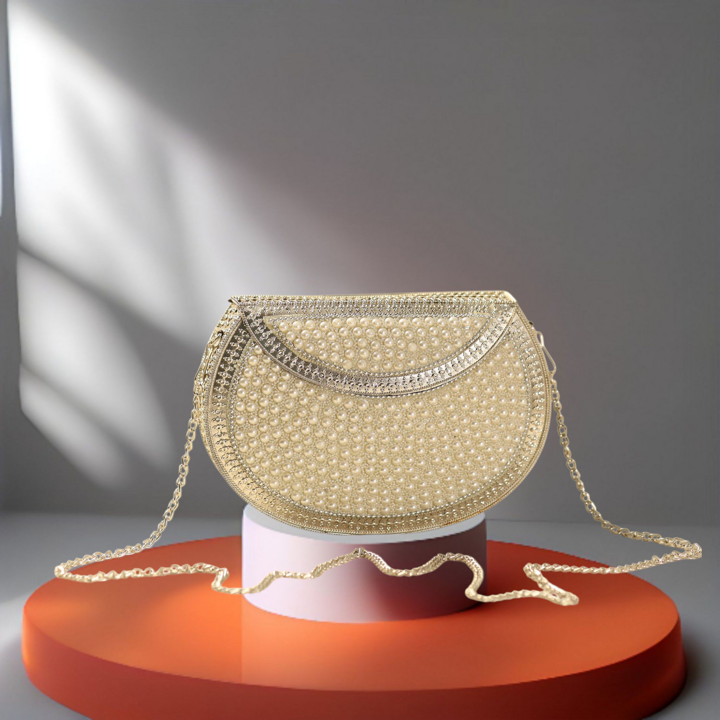 Pearls Metal Clutch