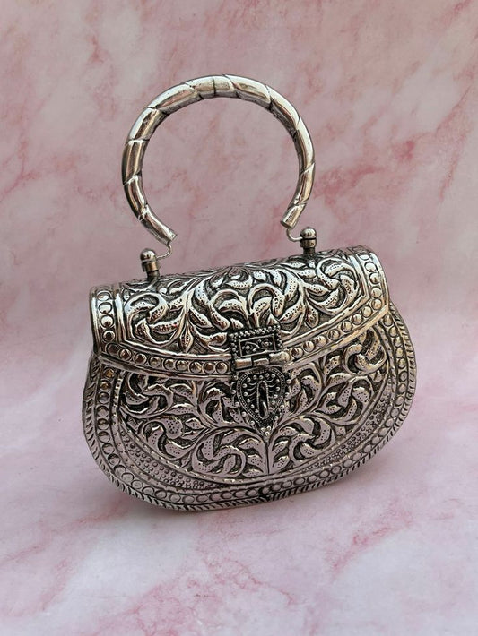 Oxidized Metal Clutch