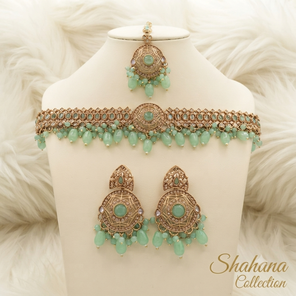 Gul-e-Noor Rajwari Set 
Chokar earrings and teeka