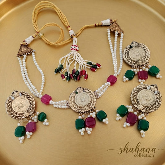 Kainat Set Semi Precious Stones