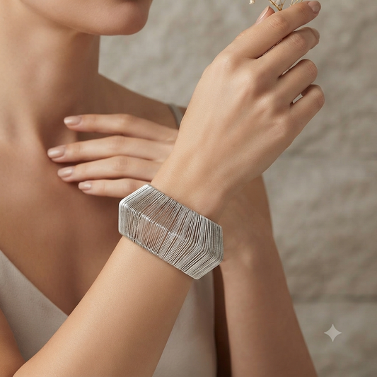 Aurora Wire Hand Cuff