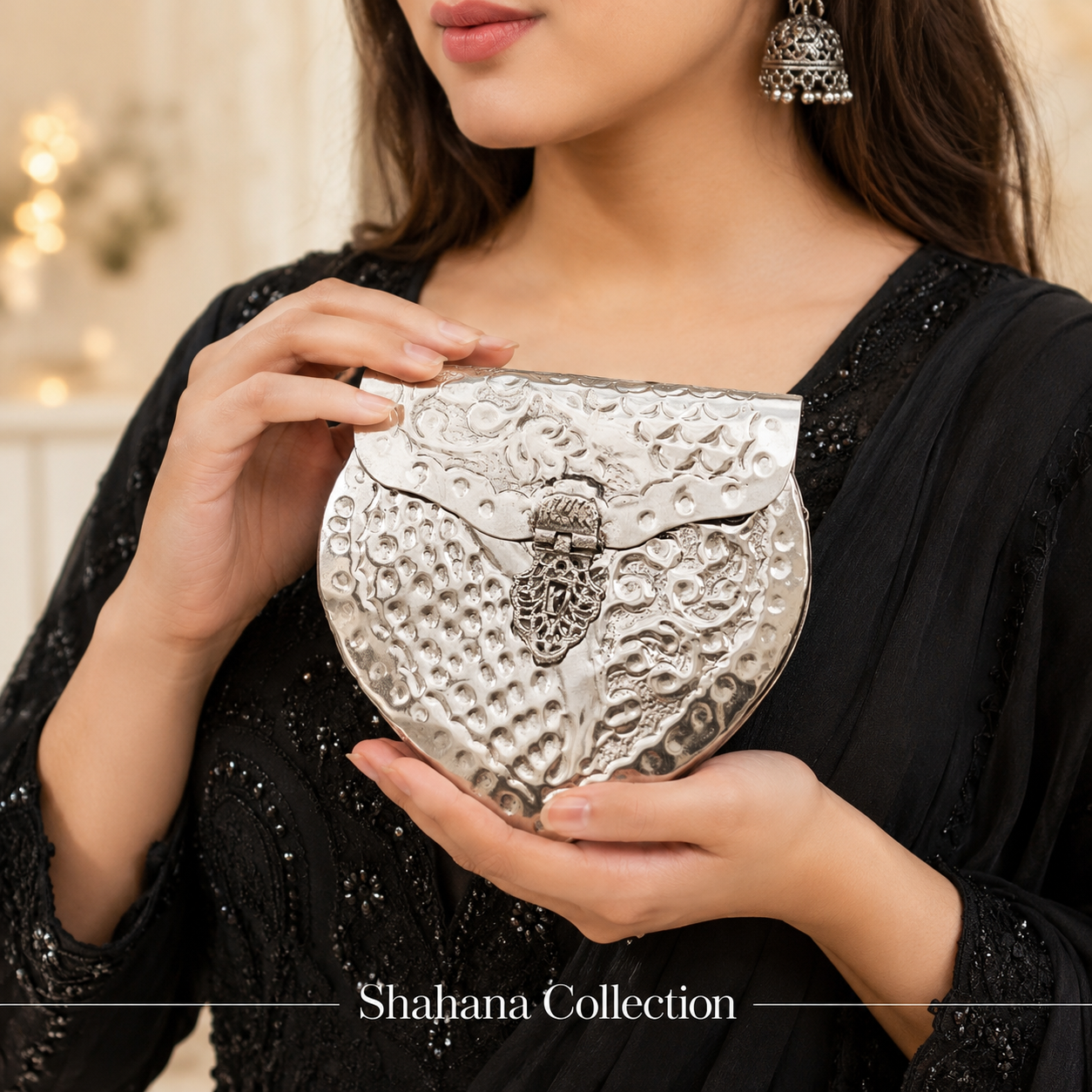 Zar-e-Chandi Clutch