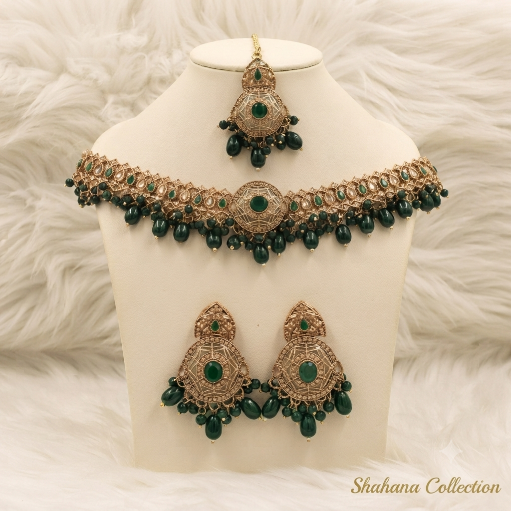 Gul-e-Noor Rajwari Set 
Chokar earrings and teeka
